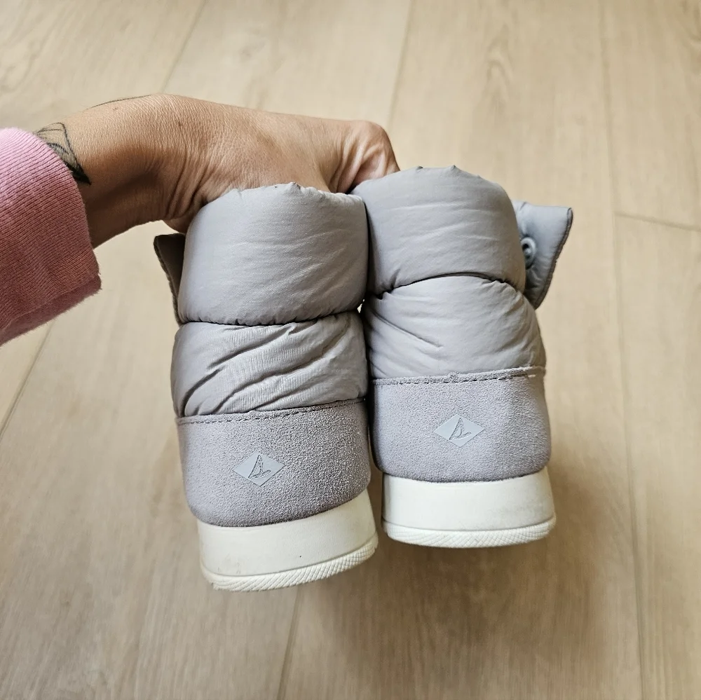 Sperry Snow Booties Size 9.5 gray with teddy lining slip on Moc-sider style